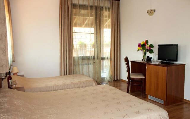 Bizev Hotel