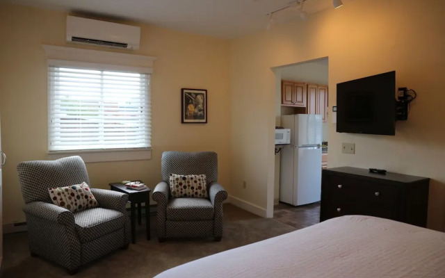 Tawsty Flower - Haines Suites