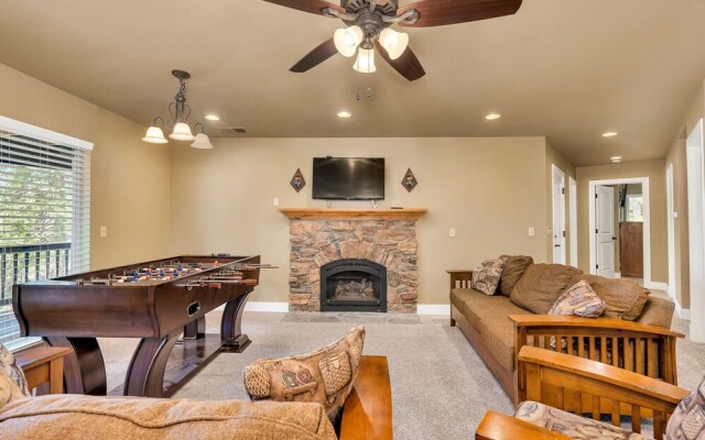 Bass Lake Beauty! 4 BDR Sleeps 16, Lakefront Views