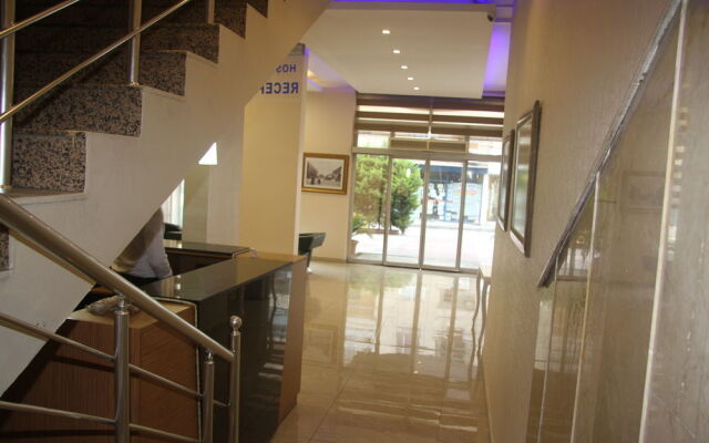 Hotel Yaşat (**)