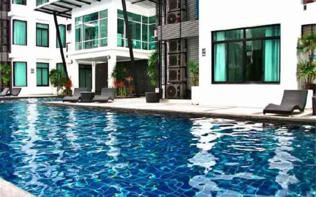 Kamala Regent 2 bedrooms Pool Access Apartment