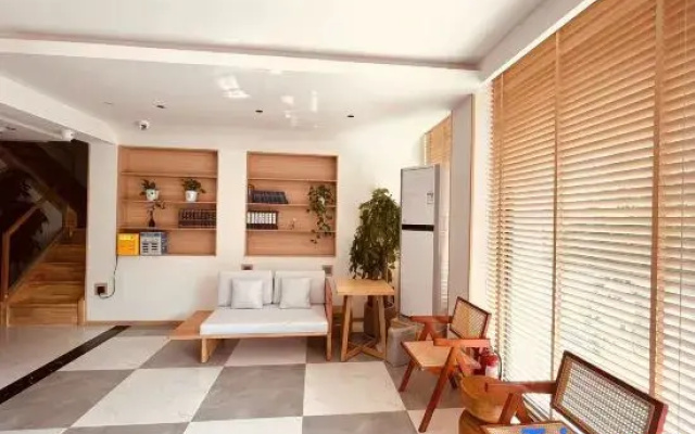 Ale Recluse Art Villa Hotel