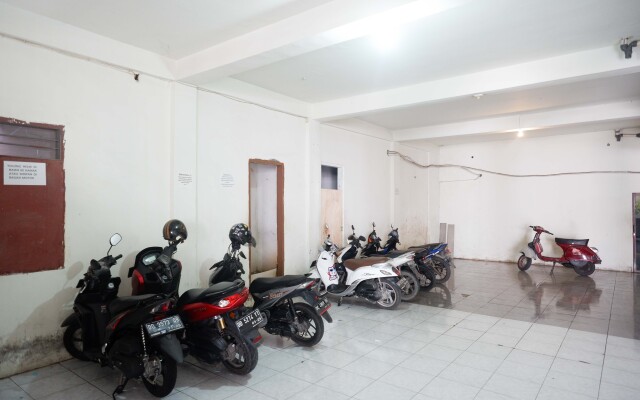 Urbanview Hotel Sayang Makassar by RedDoorz