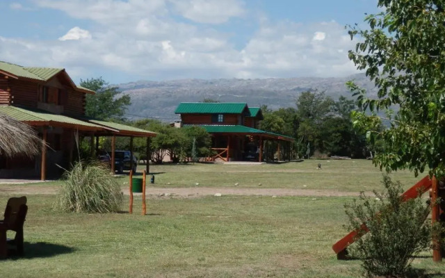 Las Cortaderas Cabanas De Tronco