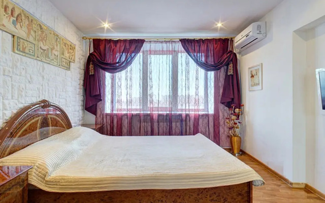 Апартаменты ИннХоум - Площадь Революции