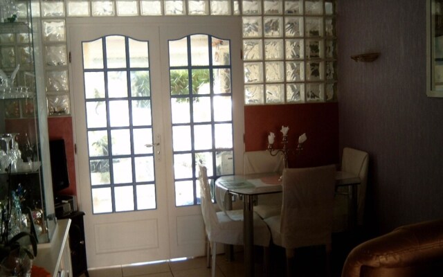 House With 2 Bedrooms in Leucate, With Enclosed Garden