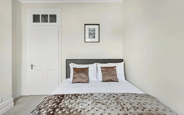 Serene 2BR - 3 Mins to Fulham Broadway