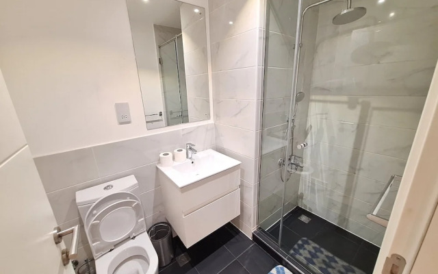 Embassy Gardens Apartment