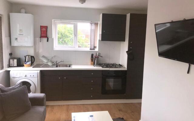 Large 1st Floor Open Plan Apartment