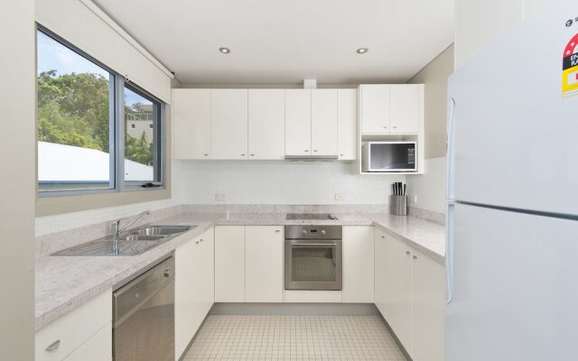 Bayview Apartments, Unit 12/42 Stockton Street