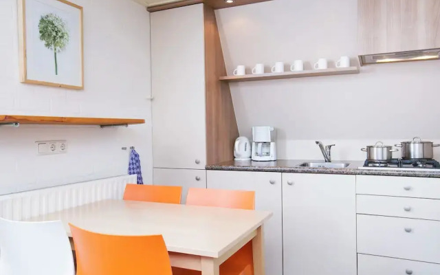 Detached Bungalow With Wifi, Located at Park De Veluwe