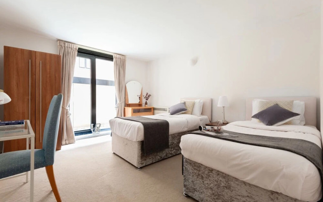 Platinum Apartment near Gloucester Road 9950