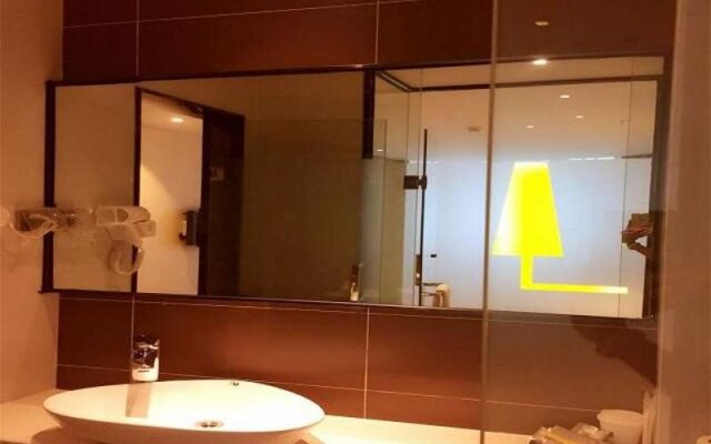 IU Hotel Shangqiu Kaixuan Road Zhonghuan Square Branch