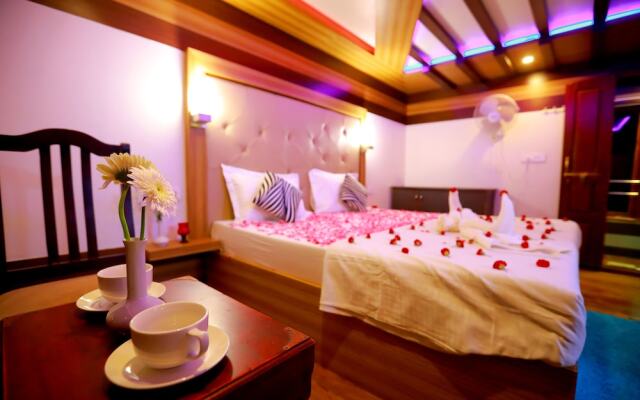 Kerala Luxury House Boat