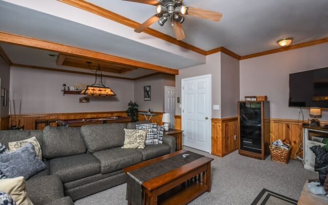 Scenic Overlook 6 Bedroom House