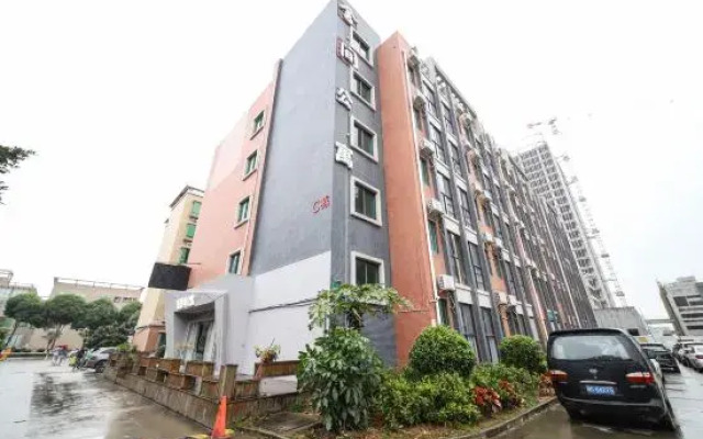 Zhuhai New Aolin Apartment (Tangjiawan Station)