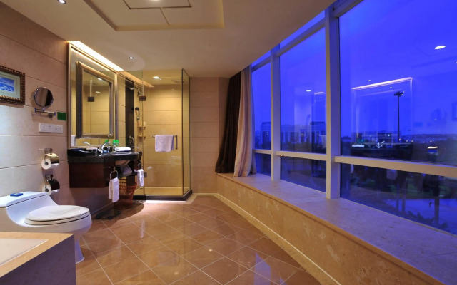 Royal Marina Plaza