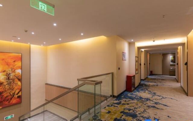 Xinniu Hotel (Chongqing Hua Xi cultural center)