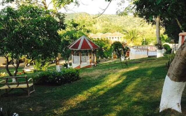 Paradise Reggae Resort