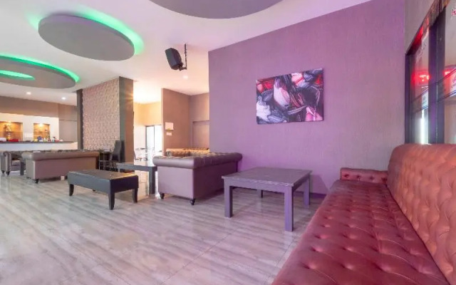 Chonburi Hotel by OYO Rooms