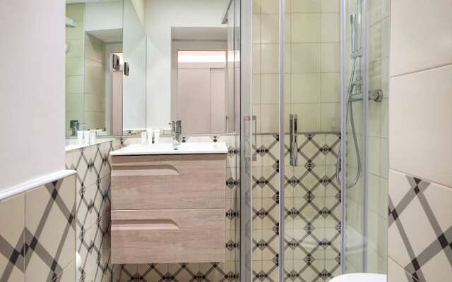 Habitat Apartments Born 1