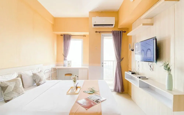 Relaxing Studio at Tamansari Mahogany Karawang Apartment
