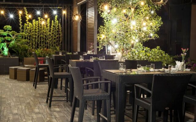 Zen Riverside Hotel & Residences