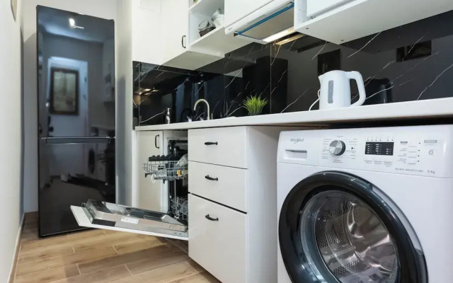 UNIT Warszawa Centrum Room by Metro Rondo ONZ