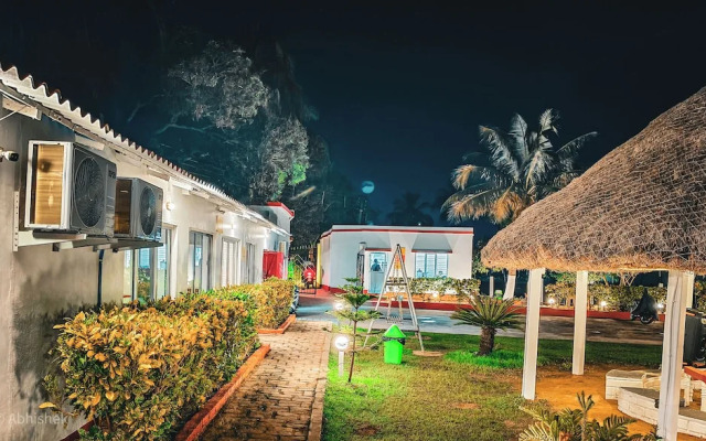 Sands Courtyard
