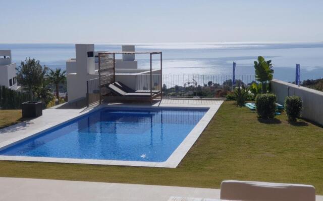 2260-Luxury villa with private pool and seaview