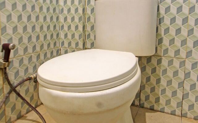 OYO 91845 V_ar House Near Pantai Tanjung Bias