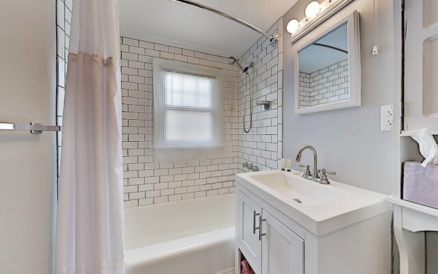 11emerap 4 Bedroom Home