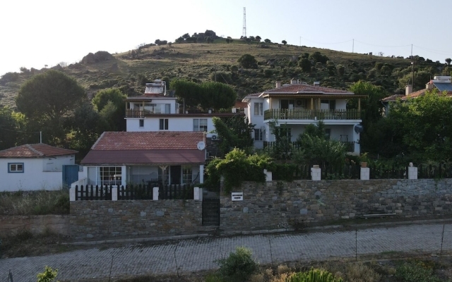 Kahraman Apart