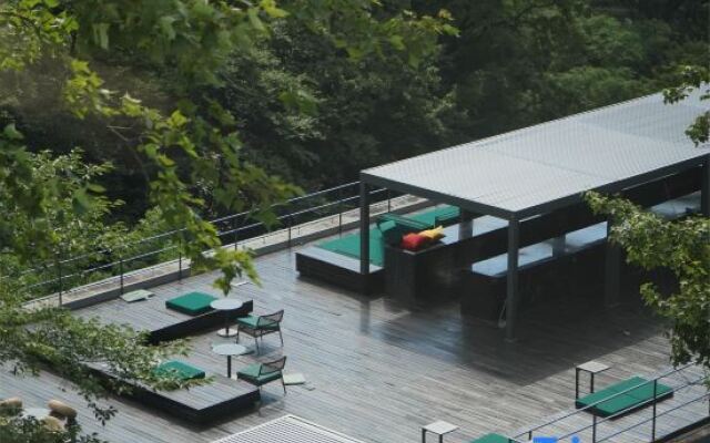 J·Mountain Hotel