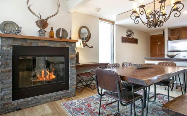 3 Bedroom Antlers Vacation Rental With Incredible Slopeside Views and Just a Short Walk to Gondola and Lionshead Village