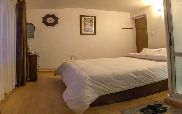 Hotel Ghar