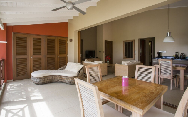 Spanish Water Apartments