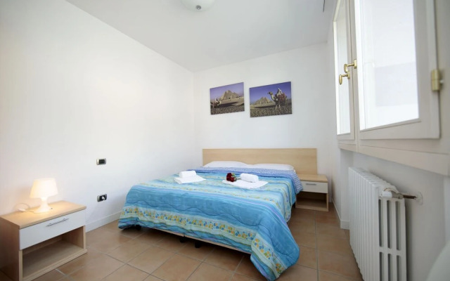 Porto Letizia Rosa 2