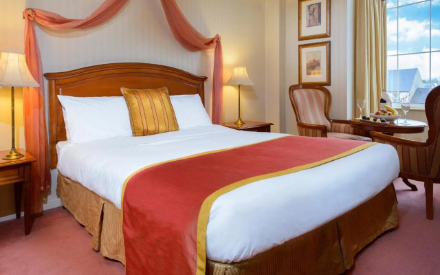 River Island Hotel