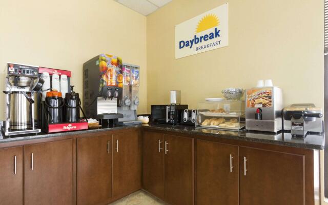 Days Inn White House