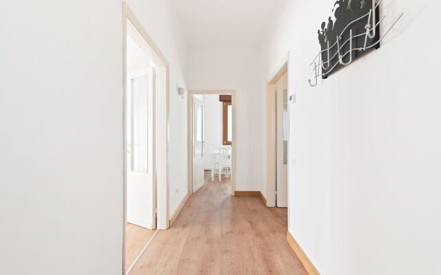 Santa Rita Roomy Apartment