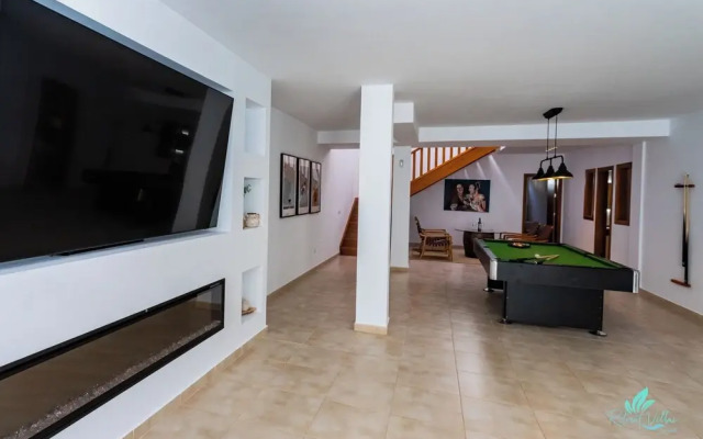 Inviting 4-bed Villa in Playa Blanca