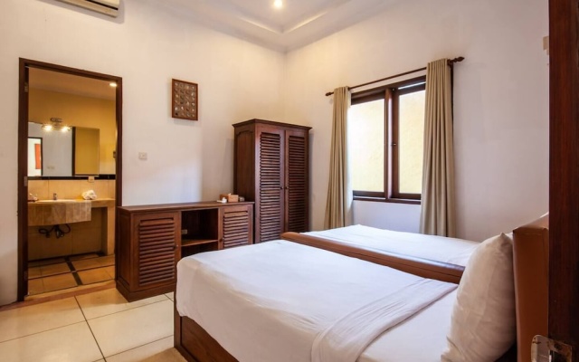 PB - 6BR- V1 & V3 6BR Private Pool Villa, Walk to Seminyak Beach – Guest Rooms – Kerobokan Kelod