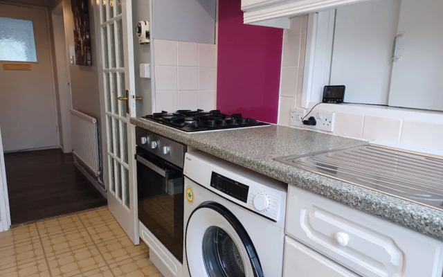 Poynters House - Huku Kwetu Luton