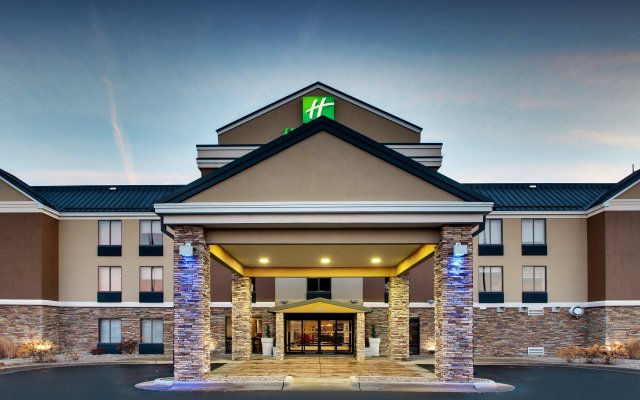 Holiday Inn Express & Suites - Interstate 380 at 33rd Avenue, an IHG Hotel