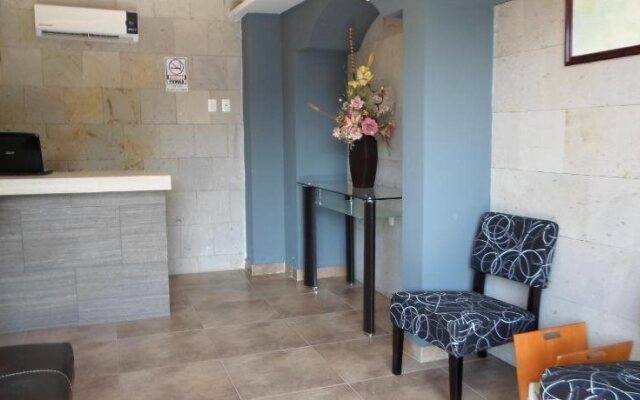 Hotel Montroi City