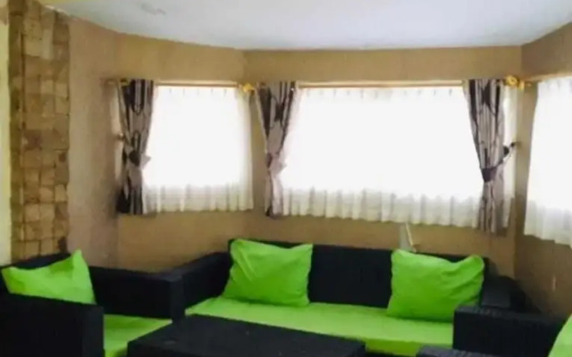 EXPRESS O 91923 Homestay Zona