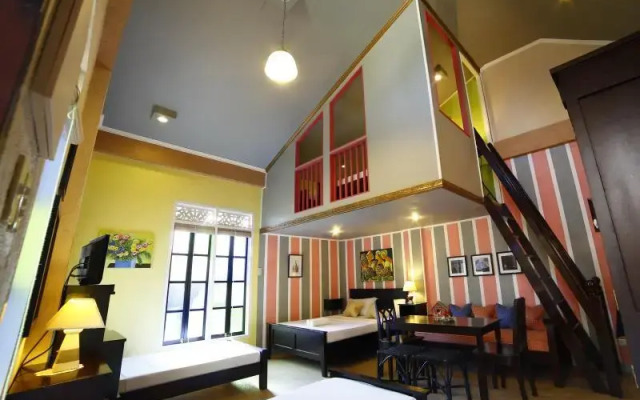 Purple Fountain Courtyard Inn