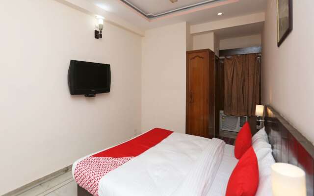 OYO 14390 Hotel Samrat