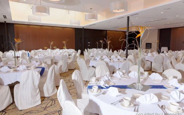 Delta Hotels by Marriott Minneapolis Northeast